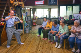 写真：手品の村上さん