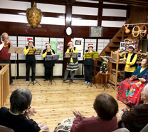 写真：「風の会の皆」さんの演奏